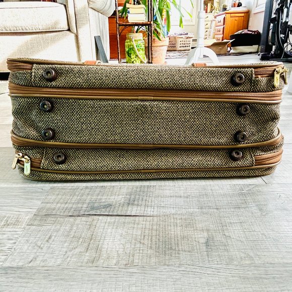 Hartmann Tweed & Leather Trim Expandable 3 Compartment Travel Bag - Picture 6 of 16